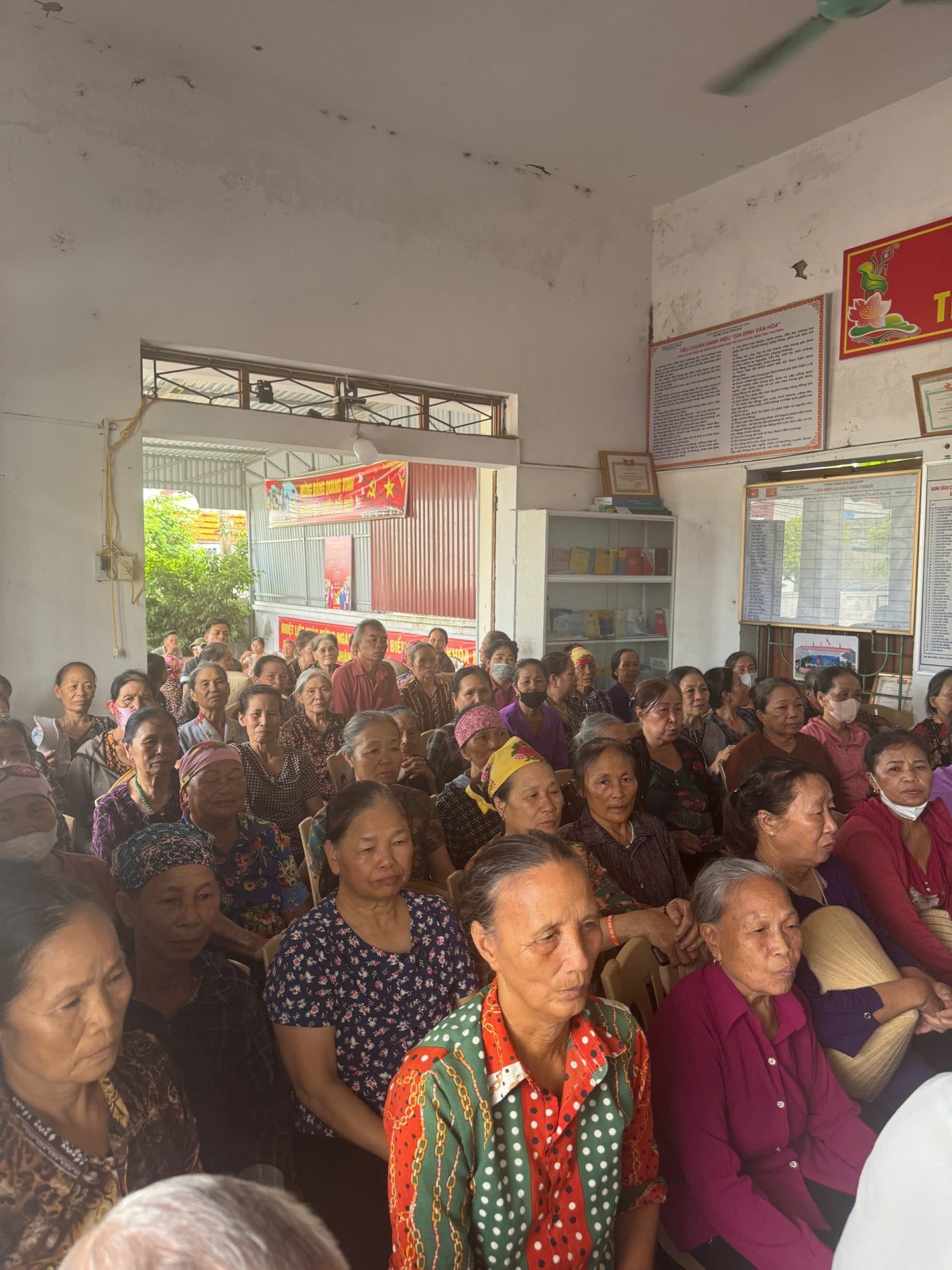 Công an xã Thái Ninh tham mưu UBND xã Thái Ninh tổ chức Hội nghị đối thoại với Nhân dân về việc giải quyết đơn liên quan đến chùa Khánh Linh, thôn Bằng Lương, xã Thái Ninh