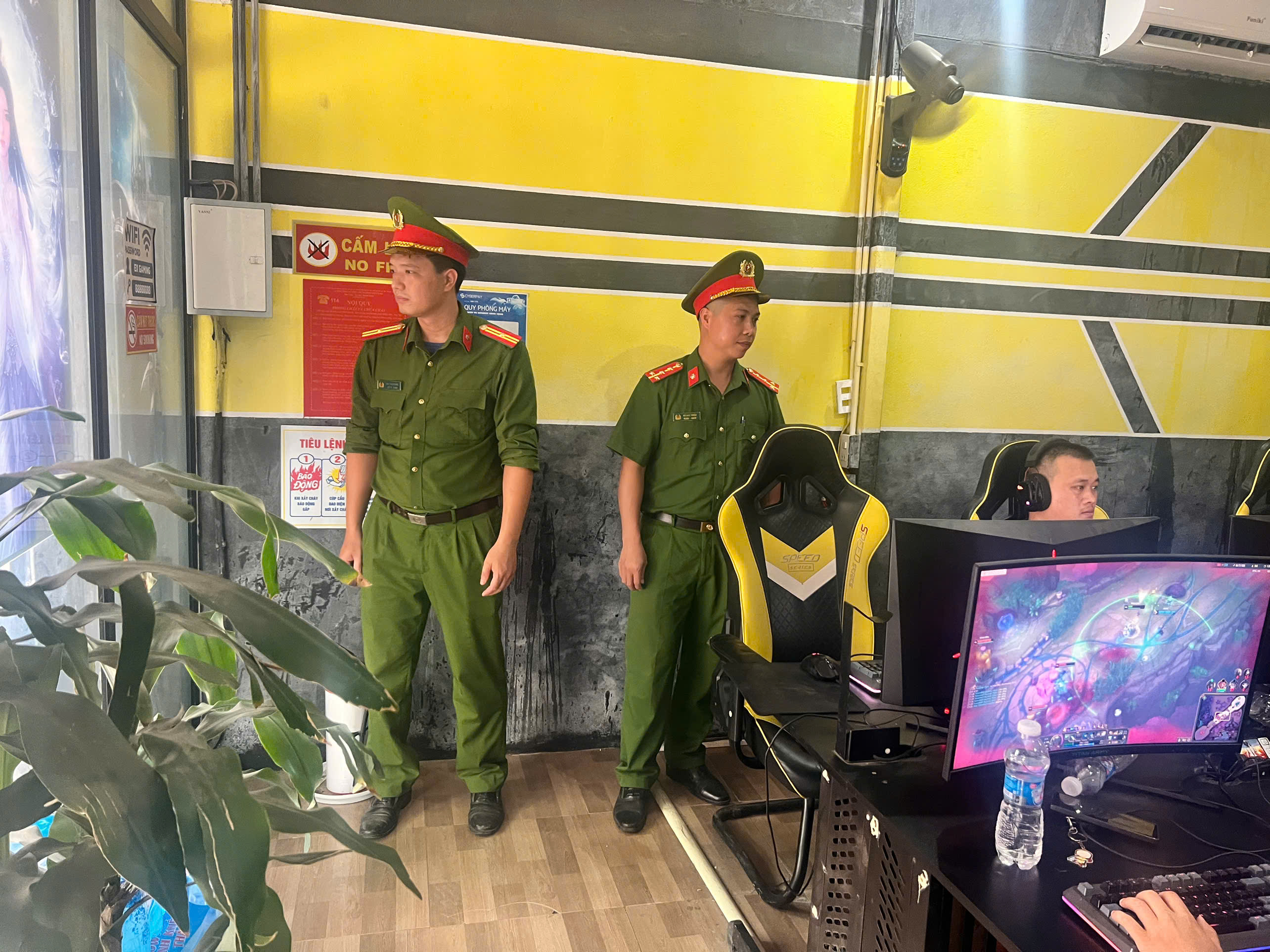 Công an xã Văn Giang tăng cường kiểm tra công tác phòng cháy, chữa cháy tại các cơ sở kinh doanh