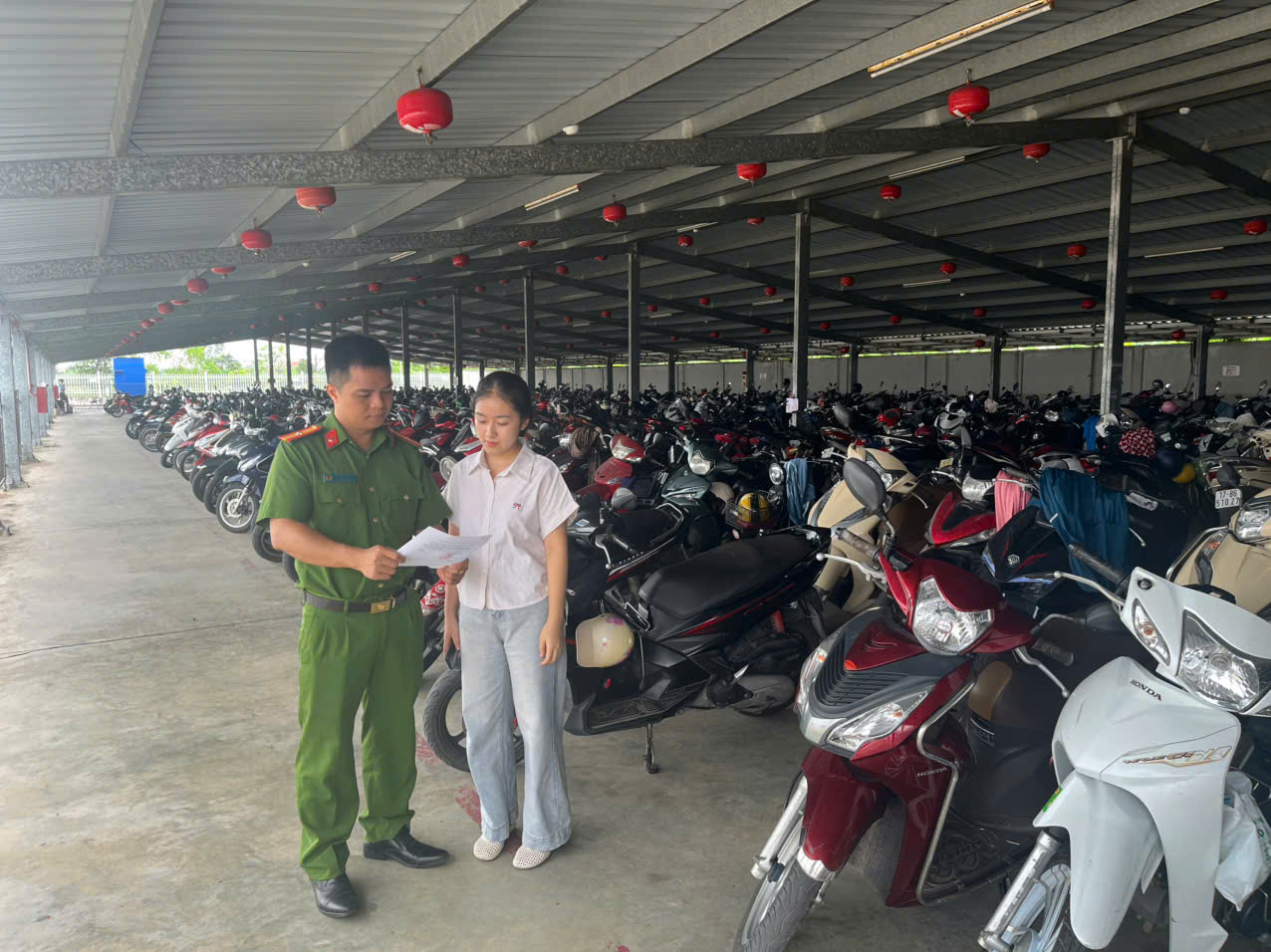 CÔNG AN XÃ ĐÔNG THÁI NINH TỔ CHỨC TỔNG RÀ SOÁT XE MÔ TÔ TẠI CỤM CÔNG NGHIỆP MỸ XUYÊN