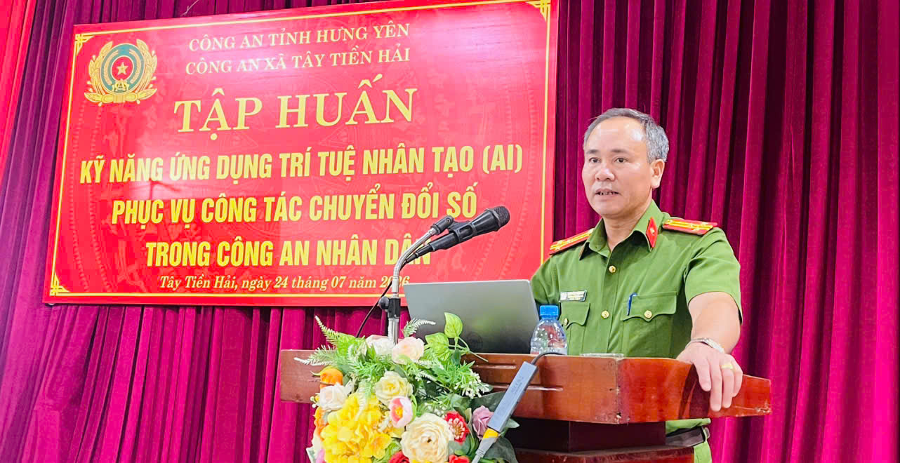 Công an xã Tây Tiền Hải tiên phong ứng dụng trí tuệ nhân tạo (AI), thúc đẩy chuyển đổi số từ cơ sở