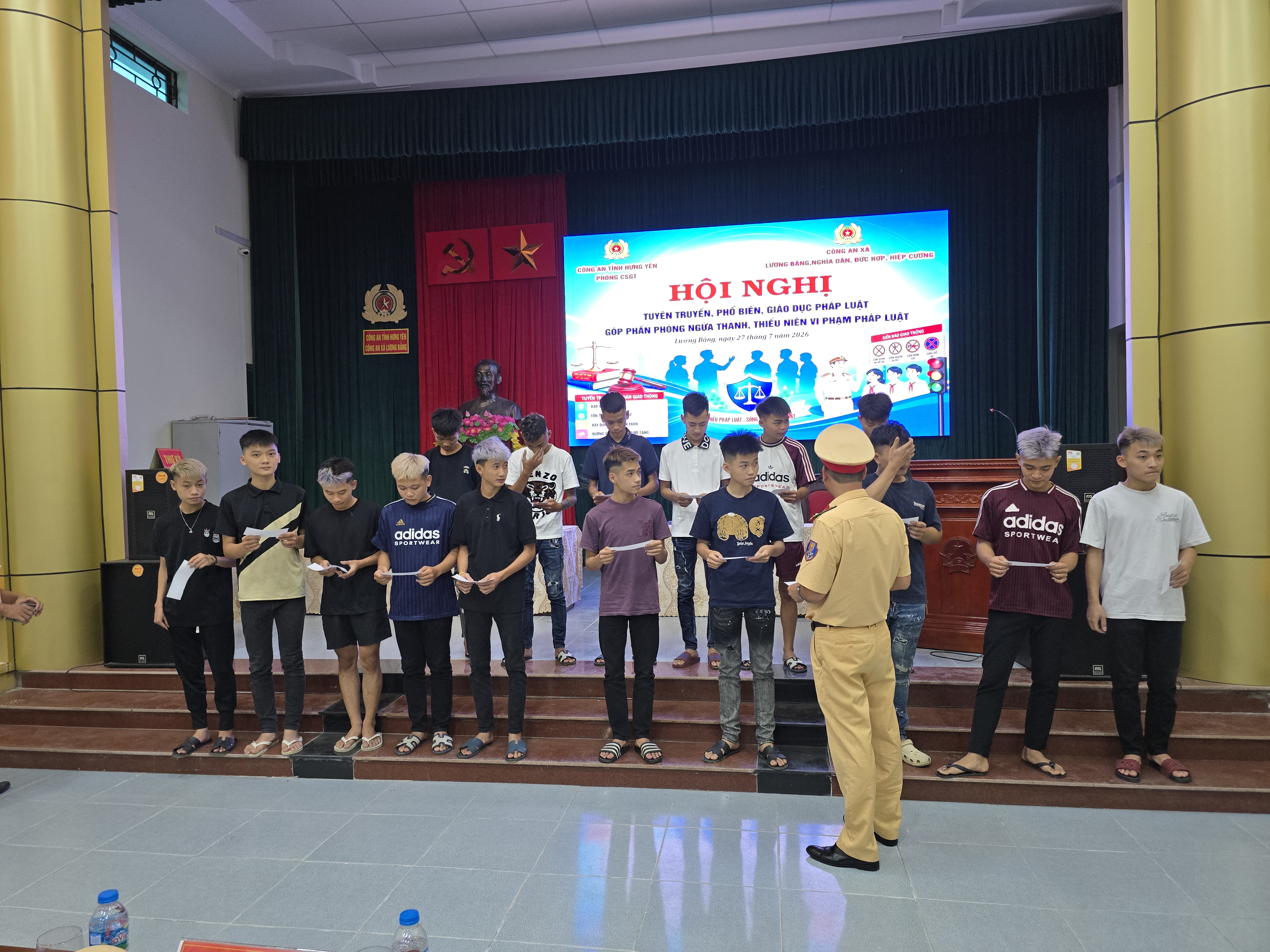 Công an xã Nghĩa Dân phối hợp tổ chức hội nghị tuyên truyền, phổ biến pháp luật phòng ngừa thanh thiếu niên vi phạm pháp luật năm 2026