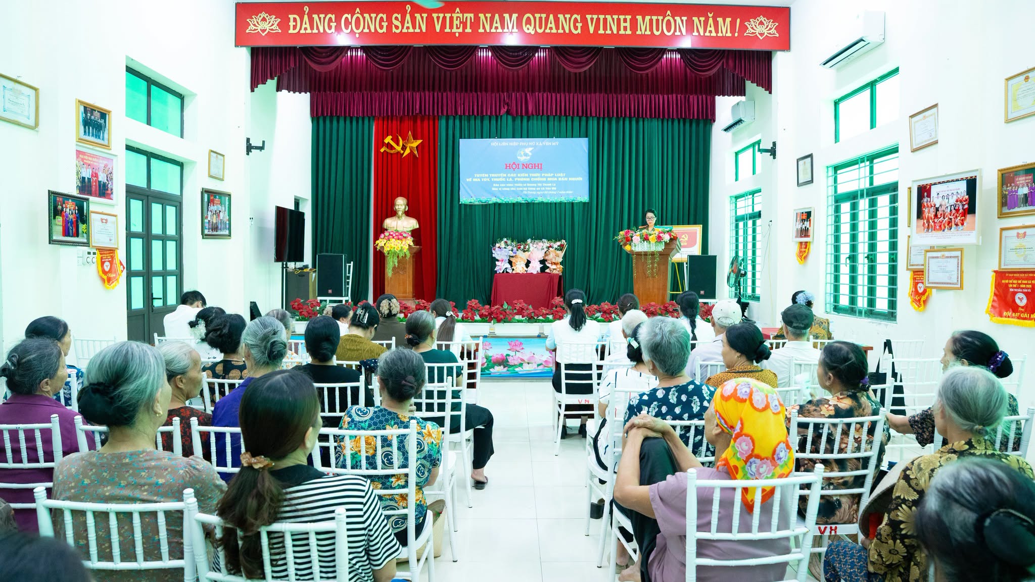 Công an xã Yên Mỹ phối hợp tổ chức tuyên truyền pháp luật về phòng, chống ma túy, thuốc lá và mua bán người