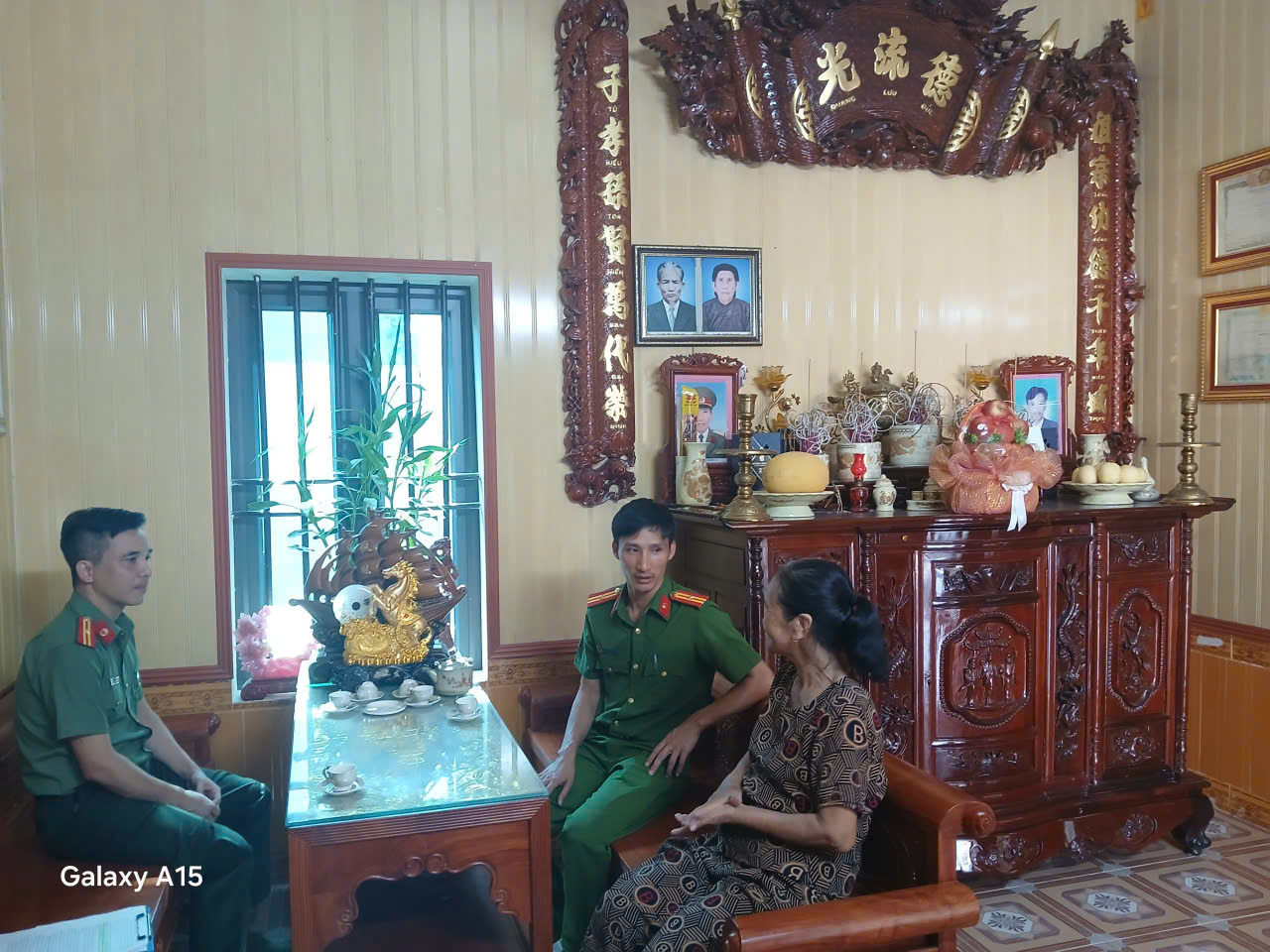 Công an xã Diên Hà tổ chức thăm, tặng quà các gia đình thương binh, liệt sỹ CAND nhân kỷ niệm 79 năm ngày Thương binh – Liệt sỹ (27/7/1947-27/7/2026)