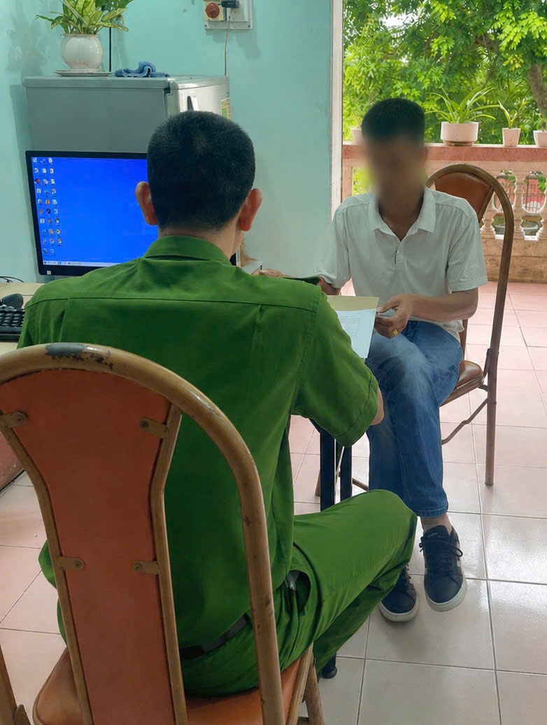 Công an xã Quang Lịch tích cực nắm tình hình, phát hiện, xử lý trường hợp đăng tải thông tin sai sự thật trên không gian mạng
