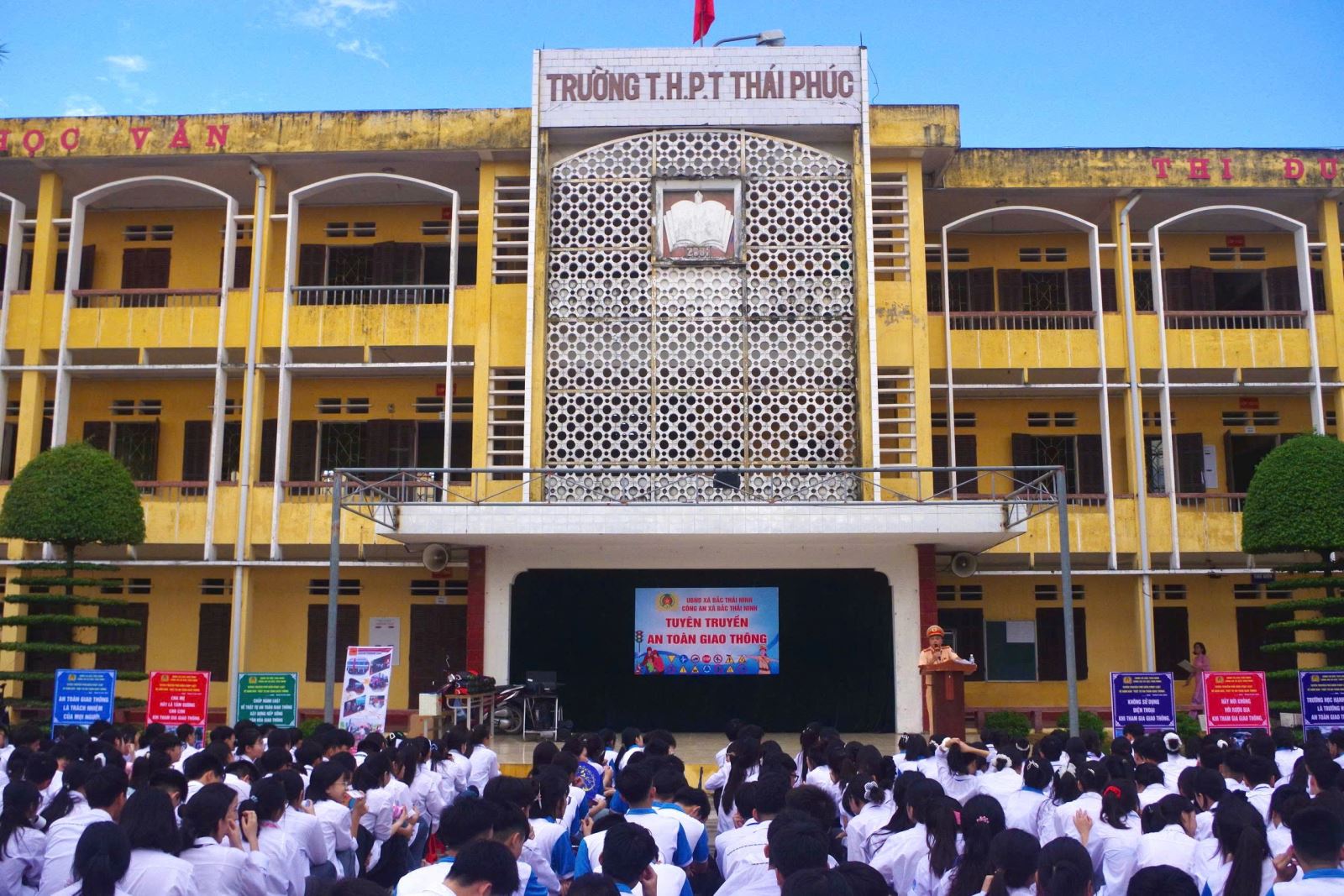 Công an xã Bắc Thái Ninh đẩy mạnh tuyên truyền pháp luật về an toàn giao thông cho học sinh trên địa bàn