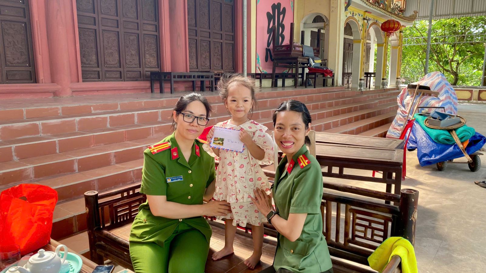 Chi hội phụ nữ Công an xã Tân Thuận lan toả yêu thương từ mô hình “Mẹ đỡ đầu