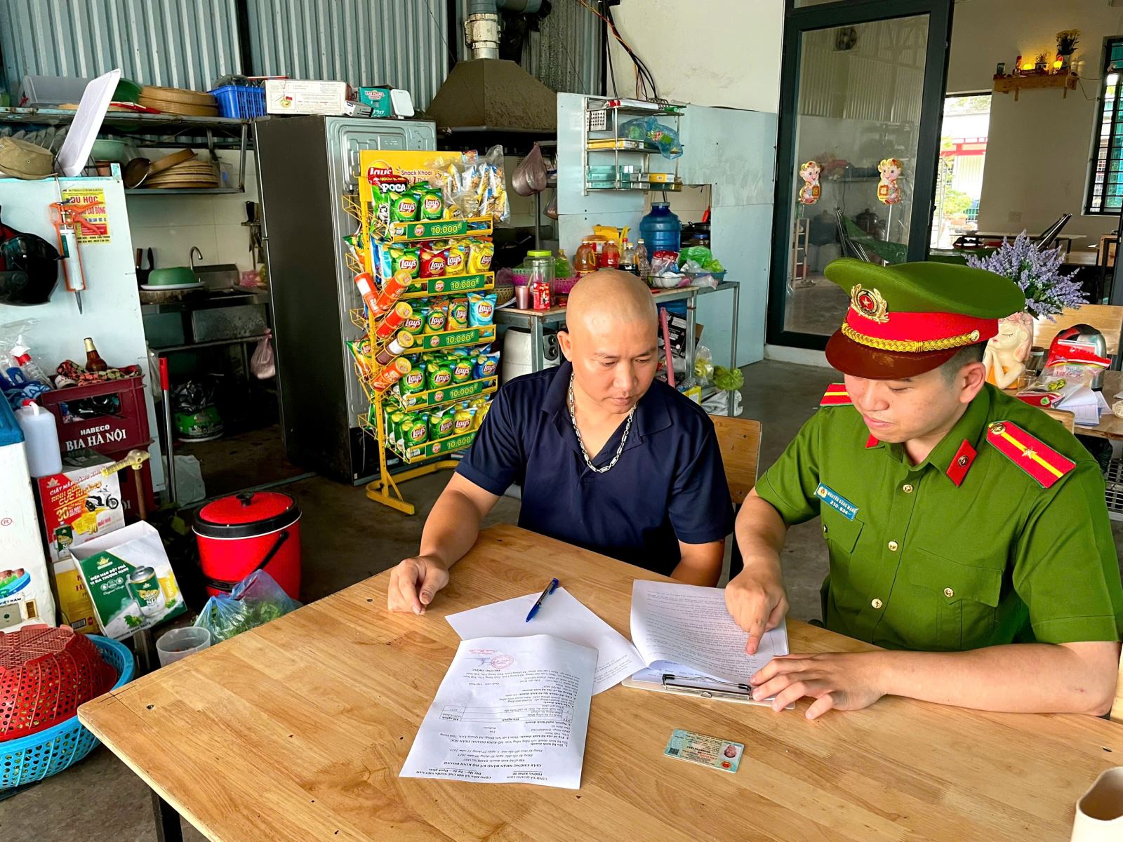 Công an xã Quang Lịch tăng cường quản lý, chủ động phòng ngừa vi phạm về an toàn thực phẩm, hưởng ứng Tháng hành động năm 2026