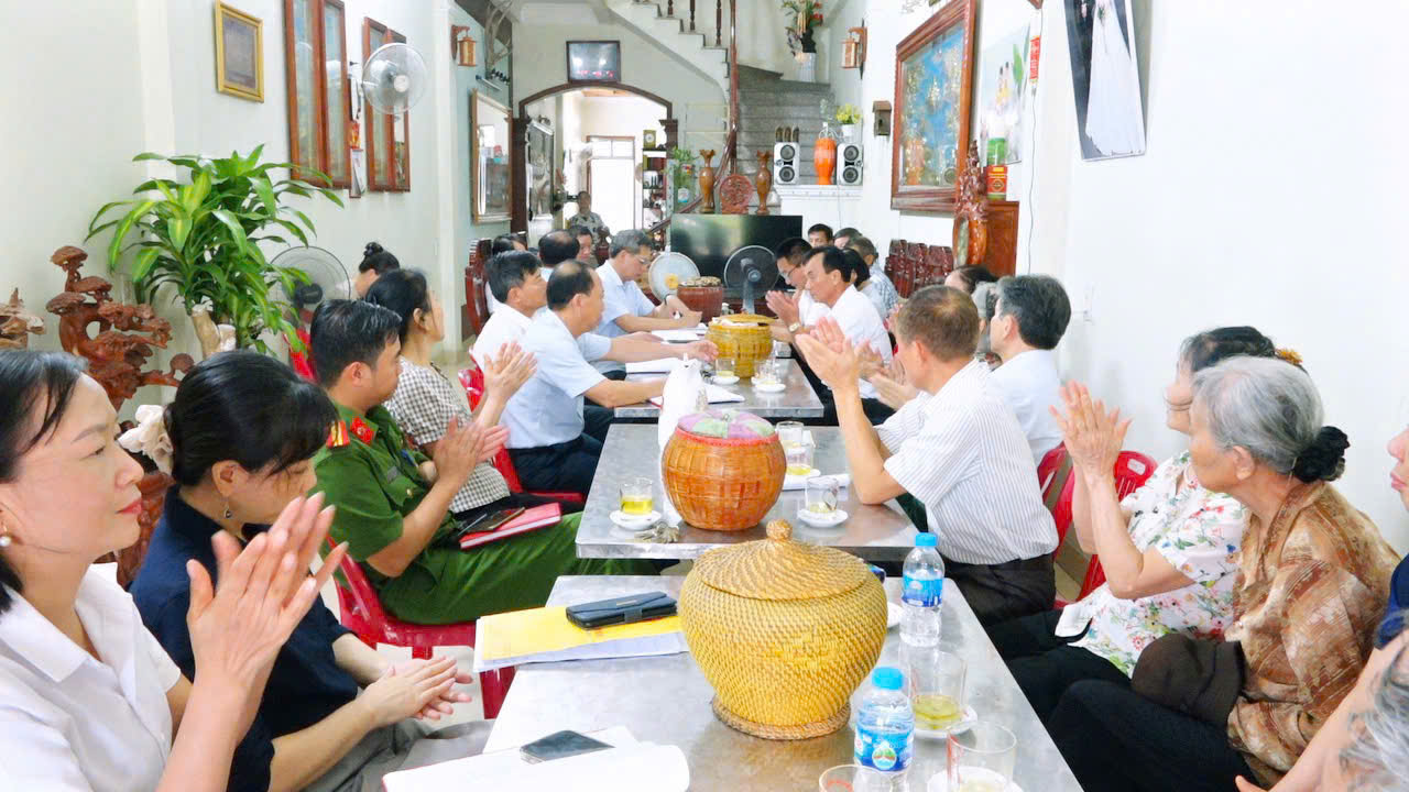 Trưởng Công an xã Vũ Thư phát huy vai trò đại biểu HĐND  trong phục vụ Nhân dân