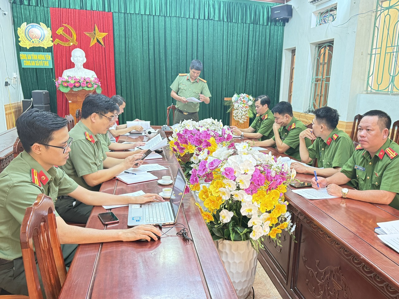 Đoàn Giám sát của Ủy ban Kiểm tra Đảng ủy Công an tỉnh làm việc với Đảng ủy Công an xã Vũ Thư