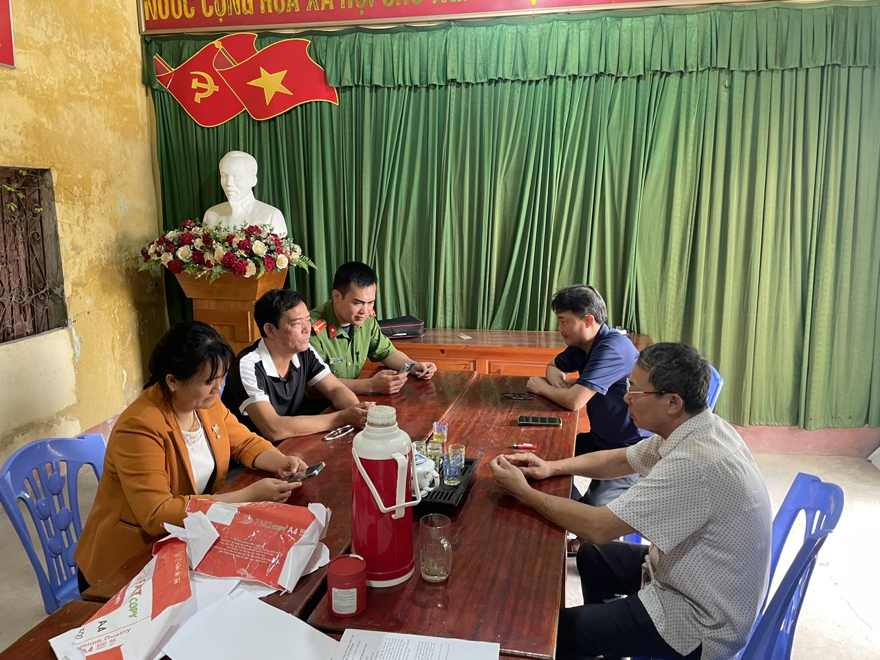 Công an xã Tiên La đẩy mạnh triển khai tích hợp tài khoản an sinh xã hội trên ứng dụng VNeID