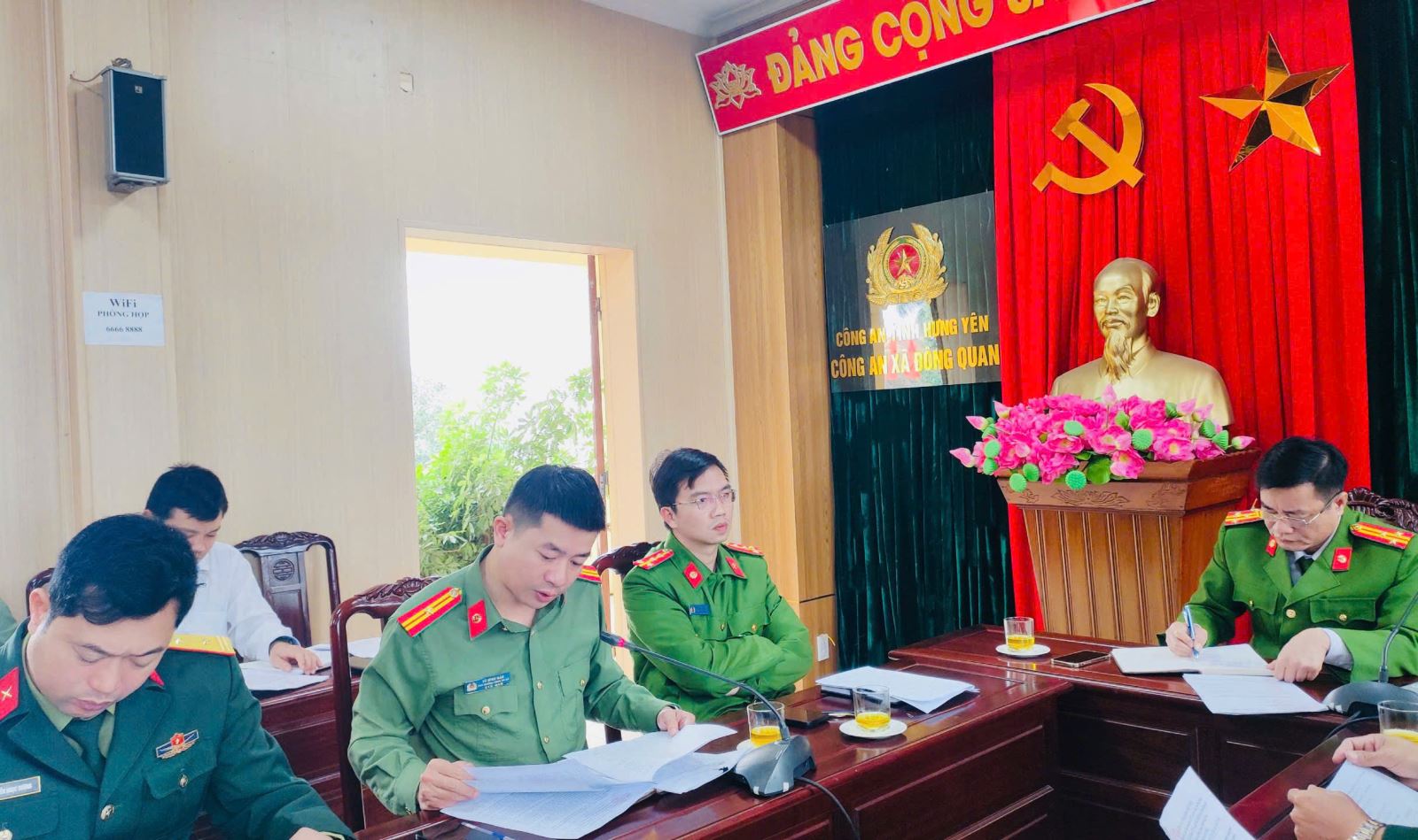 CÔNG AN XÃ ĐÔNG QUAN TRIỂN KHAI PHƯƠNG ÁN PHÂN CÔNG LỰC LƯỢNG ĐẢM BẢO AN NINH TRẬT TỰ  KHU VỰC BỎ PHIẾU 