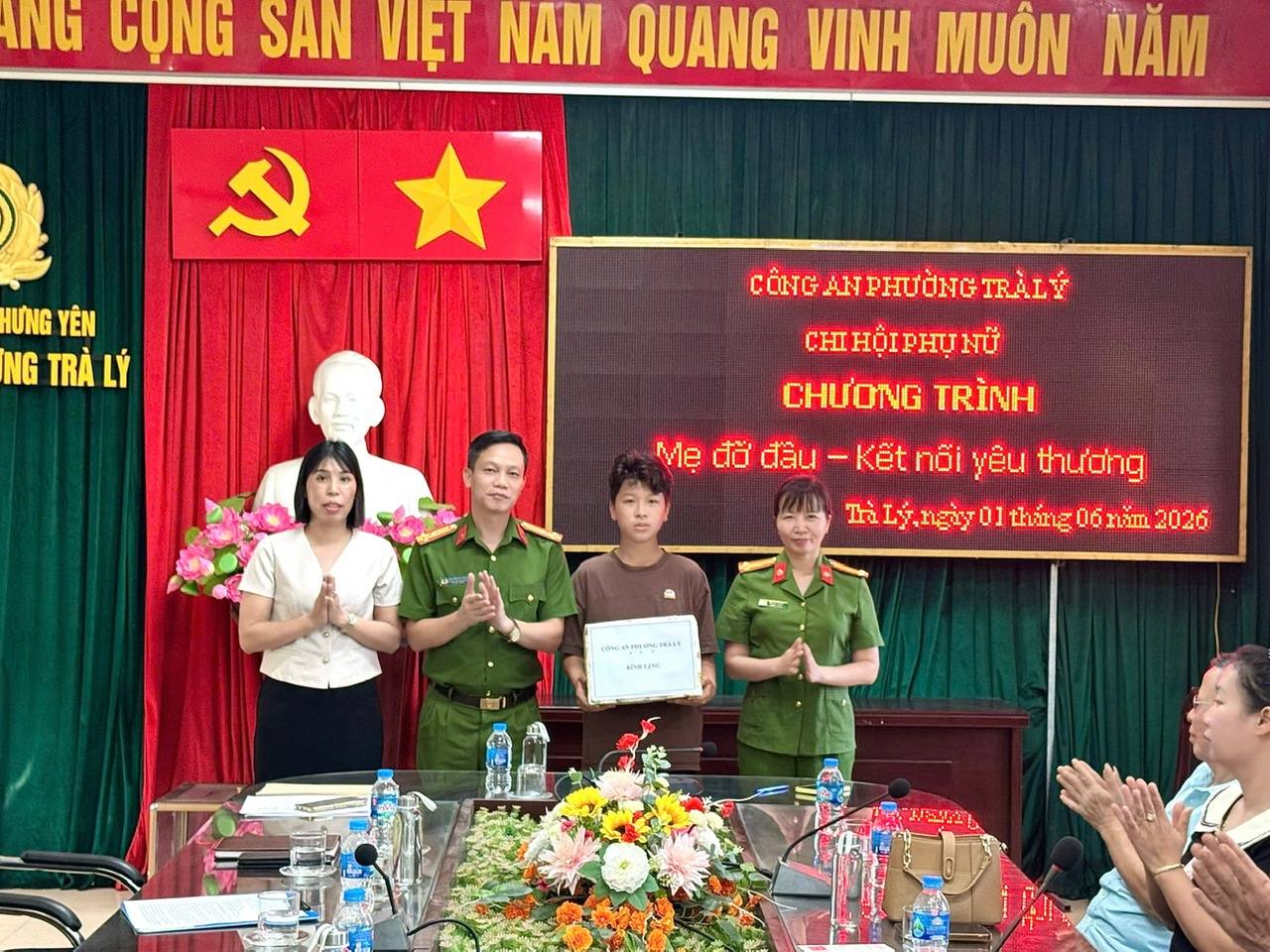 Chi hội phụ nữ Công an phường Trà Lý tổ chức thành công  Chương trình “Mẹ đỡ đầu – Kết nối yêu thương”