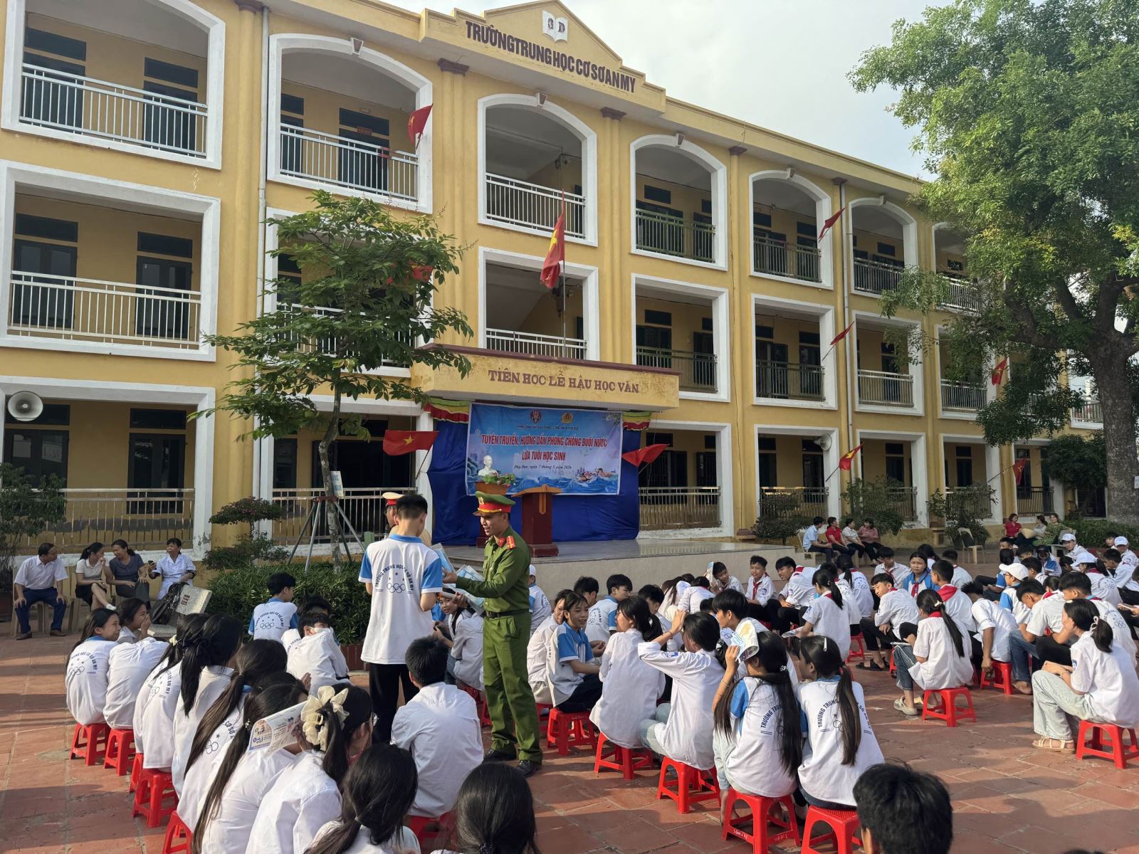 Công an xã Phụ Dực tăng cường tuyên truyền phòng tránh đuối nước cho học sinh tại các cơ sở trường học trên địa bàn 