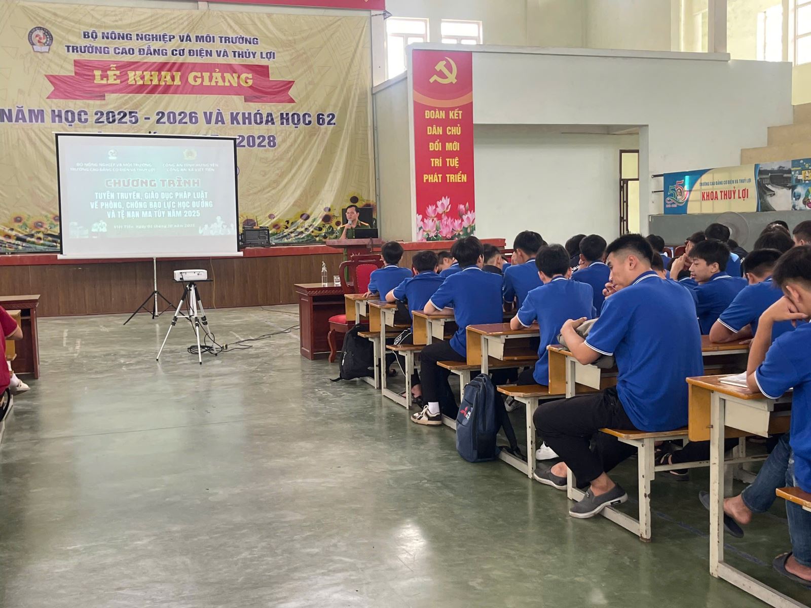 Công an xã Việt Tiến: Tổ chức buổi tuyên truyền, phổ biến giáo dục pháp luật về phòng, chống bạo lực học đường và phòng, chống tác hại của ma túy 