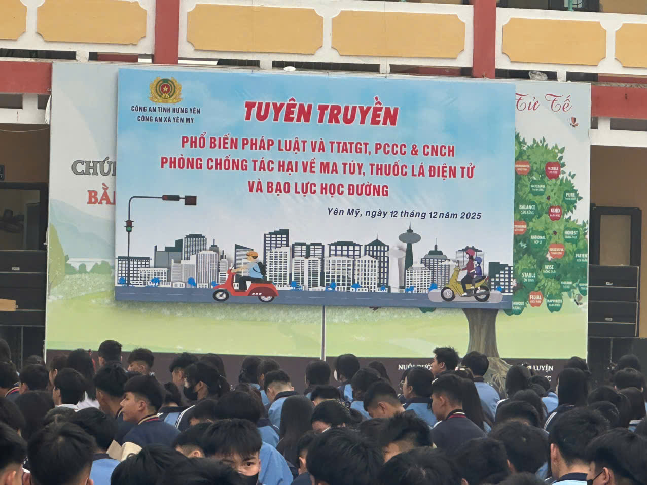 Công an xã Yên Mỹ tăng cường tuyên truyền, phổ biến pháp luật tại các trường học trên địa bàn