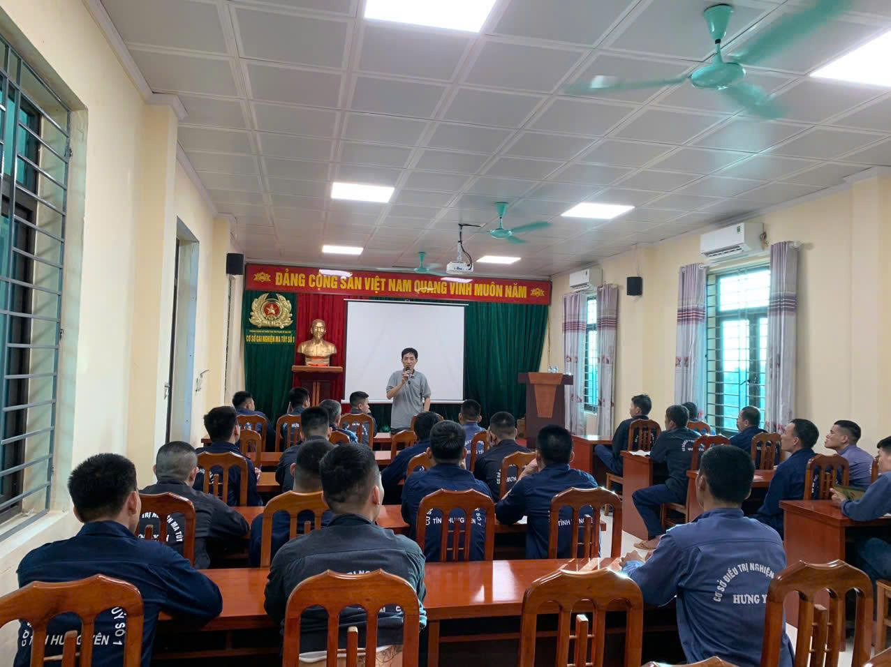 Cơ sở cai nghiện ma tuý số 1 tỉnh Hưng Yên mở lớp học nghề ngắn hạn cho học viên cai nghiện ma tuý