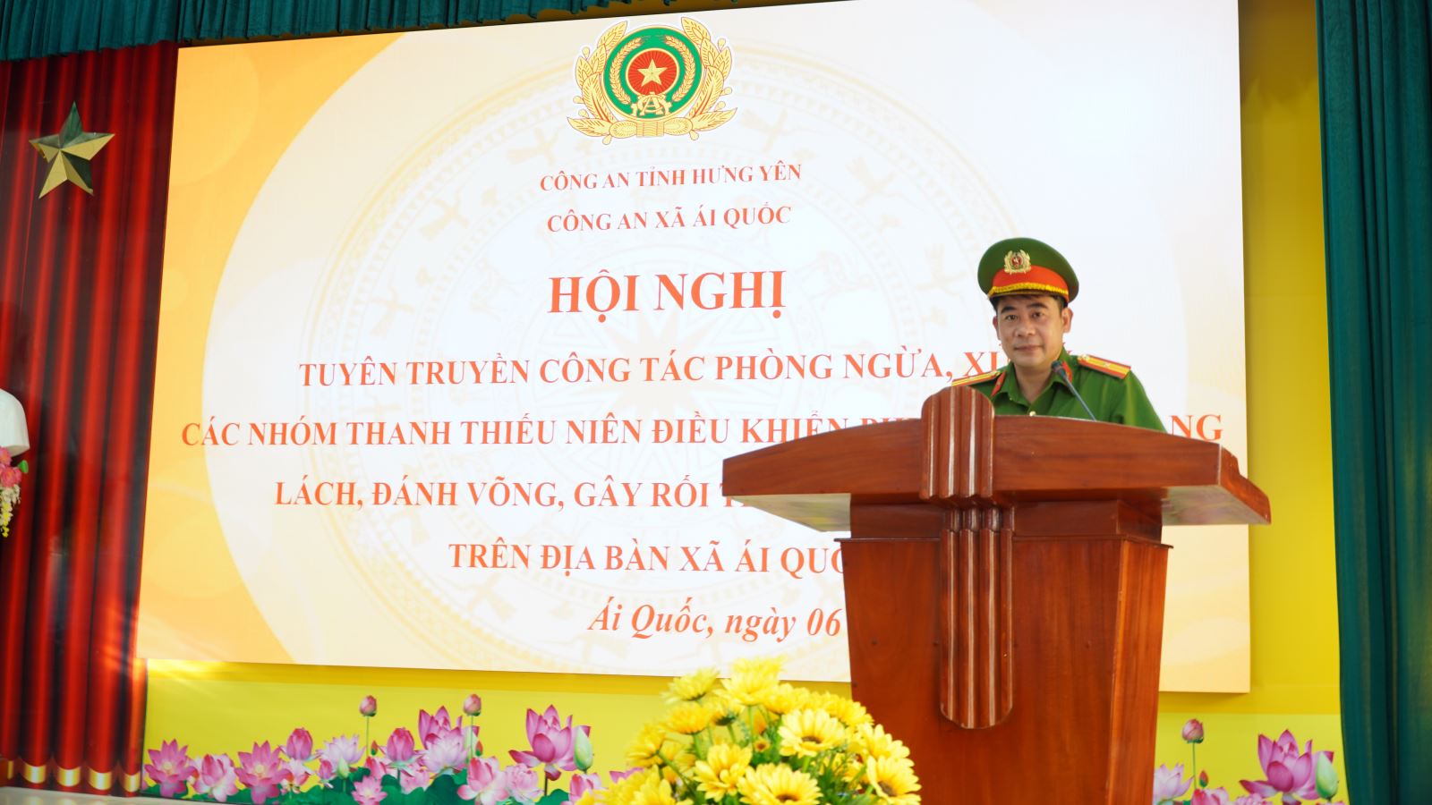 Công an xã Ái Quốc tổ chức tuyên truyền phòng ngừa thanh thiếu niên điều khiển phương tiện lạng lách, đánh võng