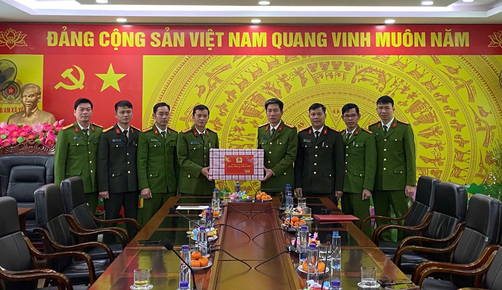 Lãnh đạo Công an tỉnh Hưng Yên thăm, làm việc và chúc Tết Công an xã Yên Mỹ