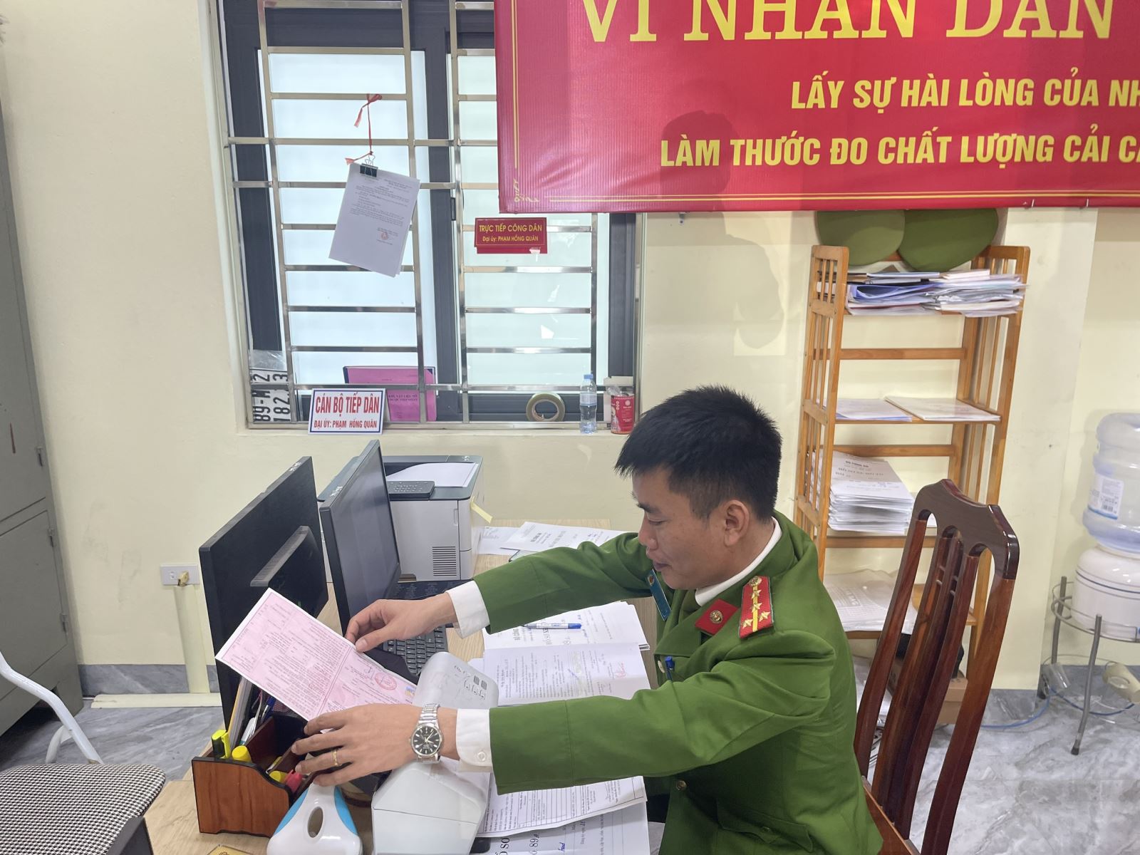 Công an xã Việt Tiến: Tập trung thực hiện tổng rà soát, làm sạch dữ liệu đăng ký phương tiện, giấy phép lái xe và số hoá hồ sơ đăng ký xe