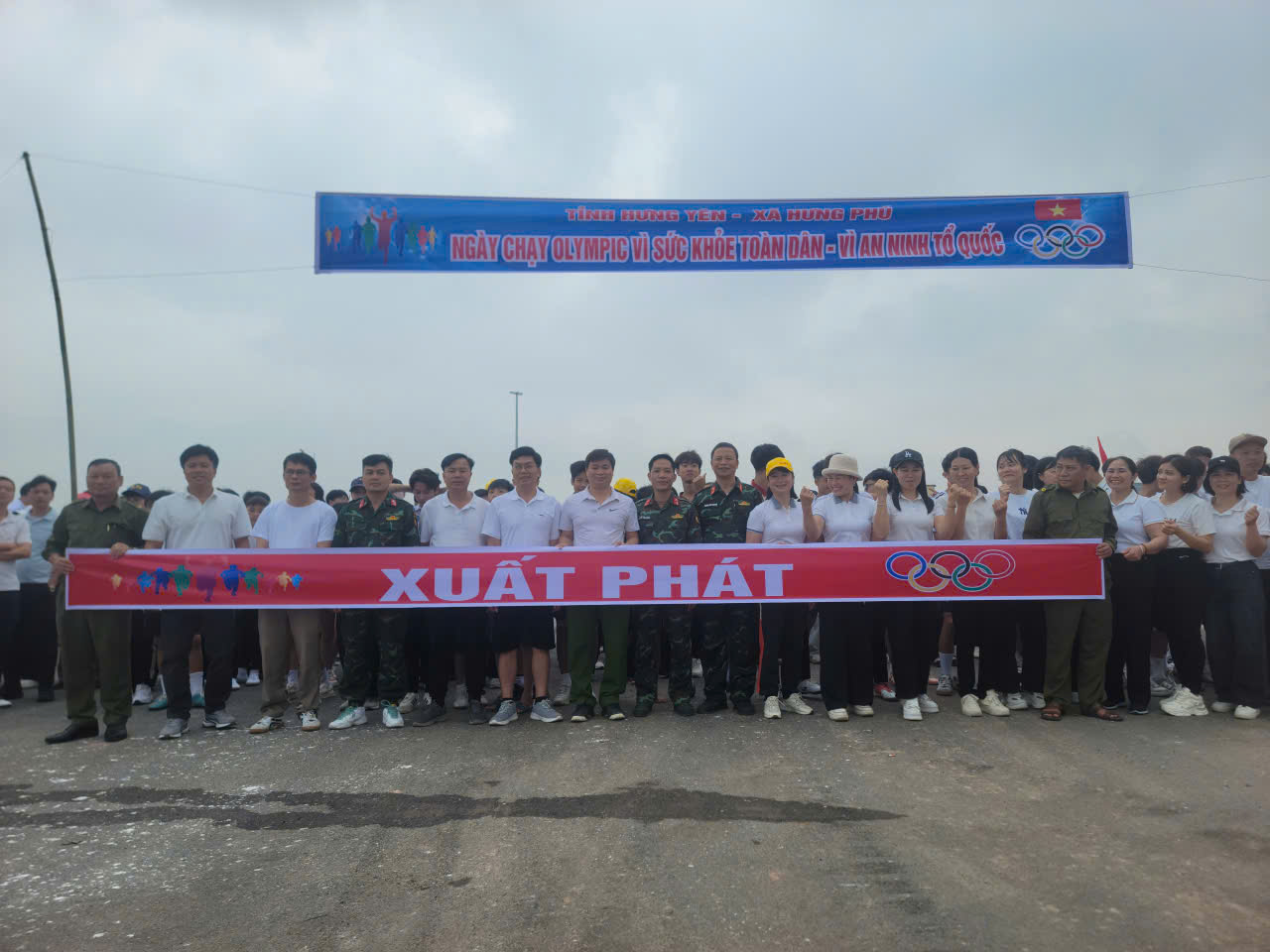 Công an xã Hưng Phú bảo đảm an ninh trật tự, tham gia Ngày chạy Olympic 2026 vì sức khỏe toàn dân, vì an ninh Tổ quốc.
