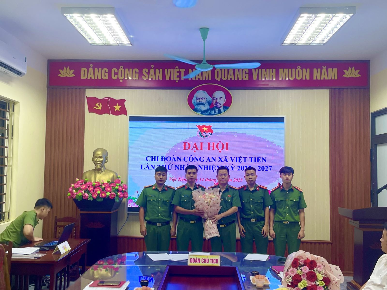 Công an xã Việt Tiến: Tổ chức thành công Đại hội Chi đoàn nhiệm kỳ 2025 - 2027