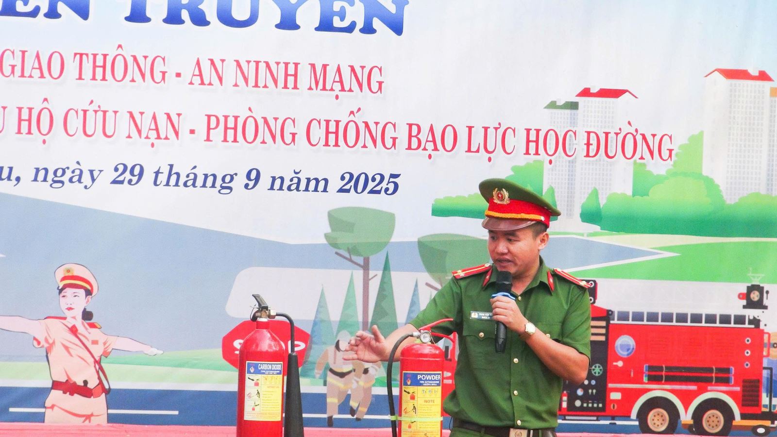 Công an xã Khoái Châu tổ chức tuyên truyền, phổ biến giáo dục pháp luật