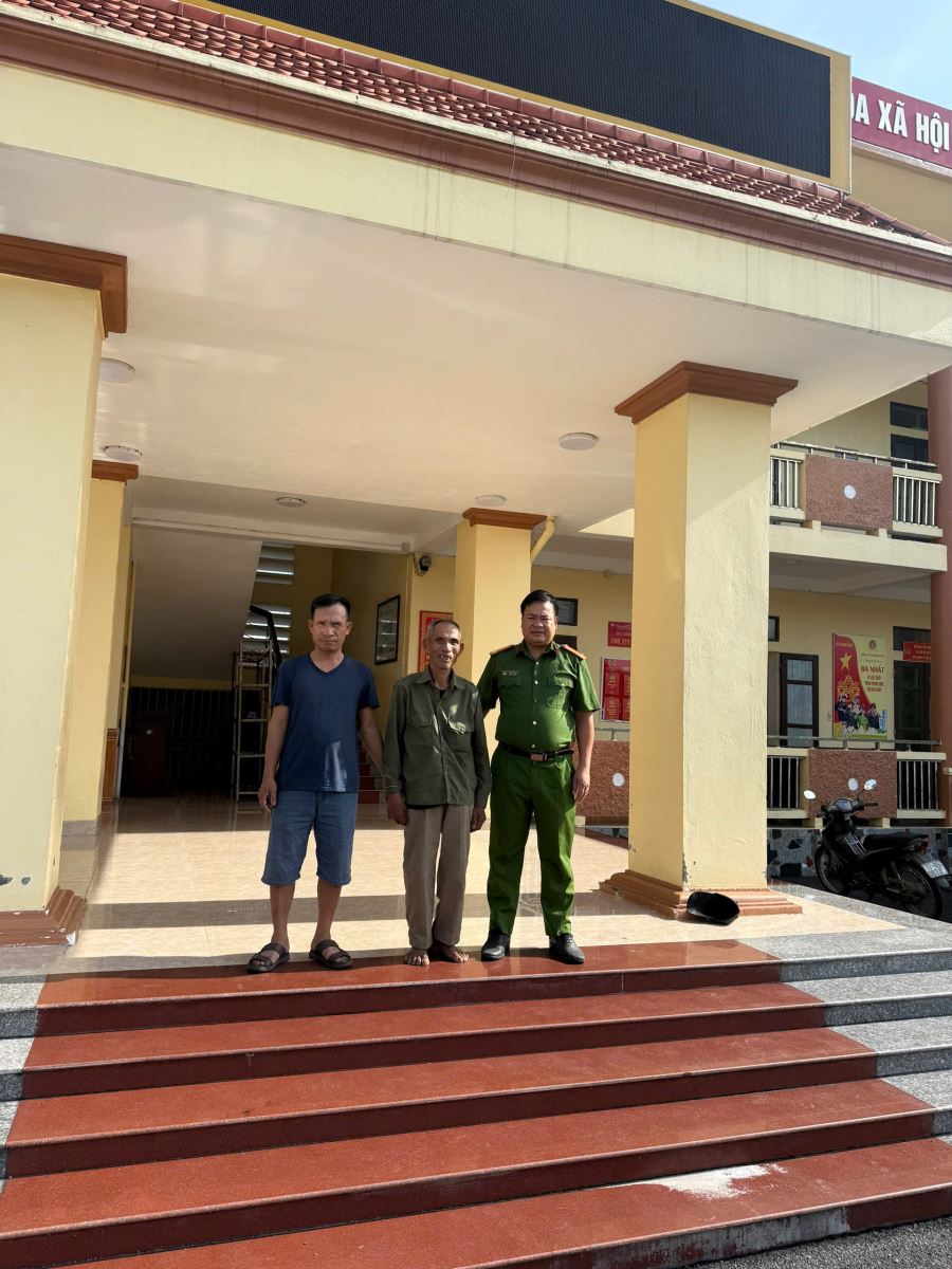 Hỗ trợ cụ ông đi lạc về với gia đình, Công an phường Trà Lý nhận thư cảm ơn từ người dân