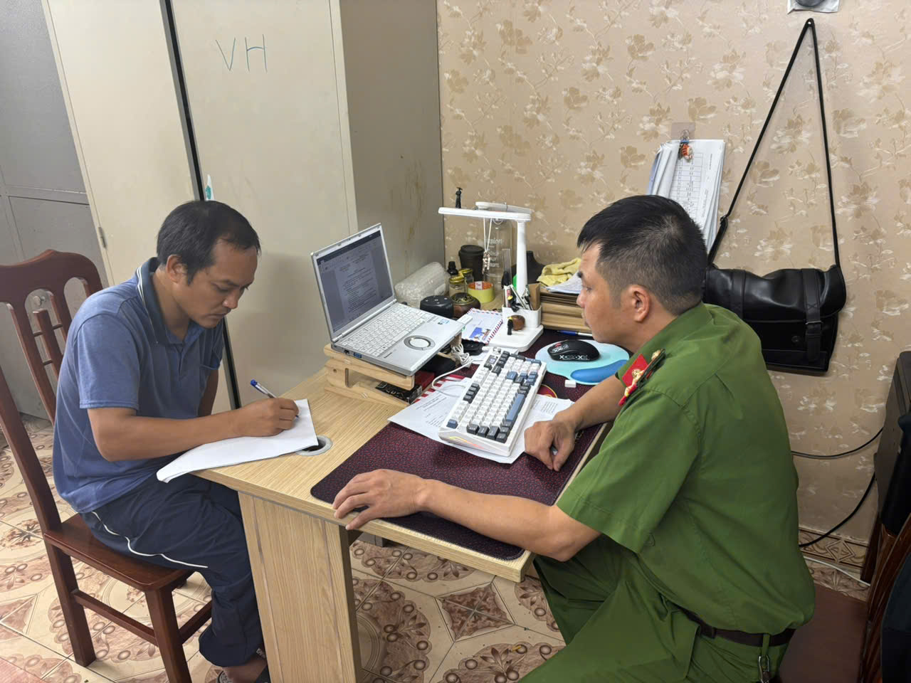 Công an xã Thư Vũ bắt giữ đối tượng tàng trữ trái phép chất ma tuý