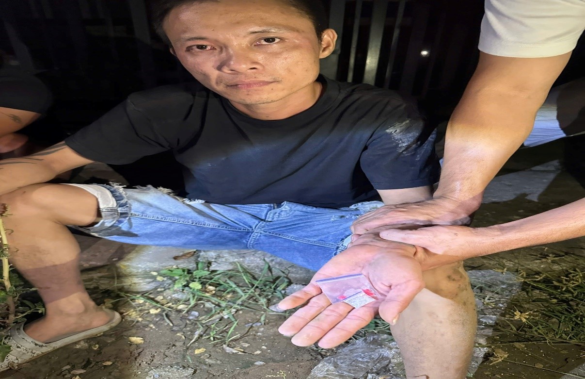 Công an xã Hiệp Cường phát hiện, bắt giữ hai đối tượng mua bán trái phép chất ma túy