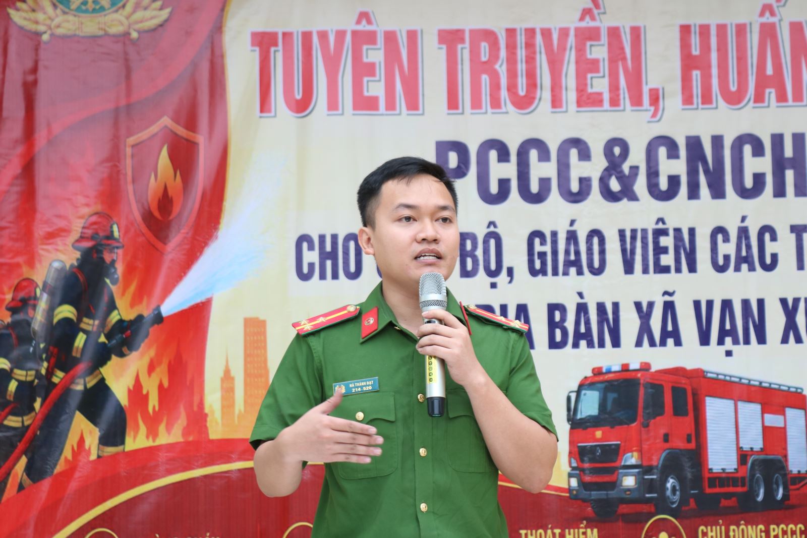 Phòng Cảnh sát PCCC và CNCH tổ chức tuyên truyền, huấn luyện nghiệp vụ và thực tập phương án PCCC & CNCH trên địa bàn xã Vạn Xuân
