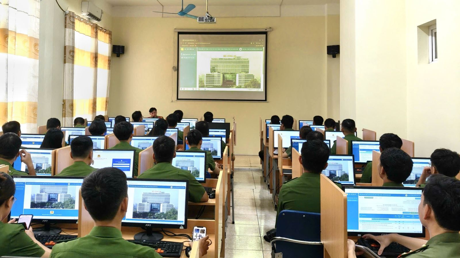 Công an tỉnh Hưng Yên tổ chức tập huấn công tác xác định chỉ số cải cách hành chính năm 2025