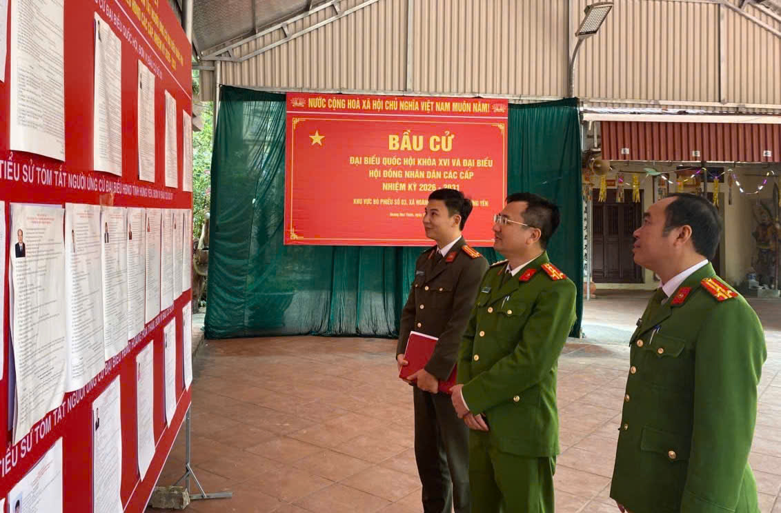 Lãnh đạo Công an tỉnh kiểm tra công tác đảm bảo an ninh, trật tự phục vụ bầu cử trên địa bàn xã Hoàng Hoa Thám