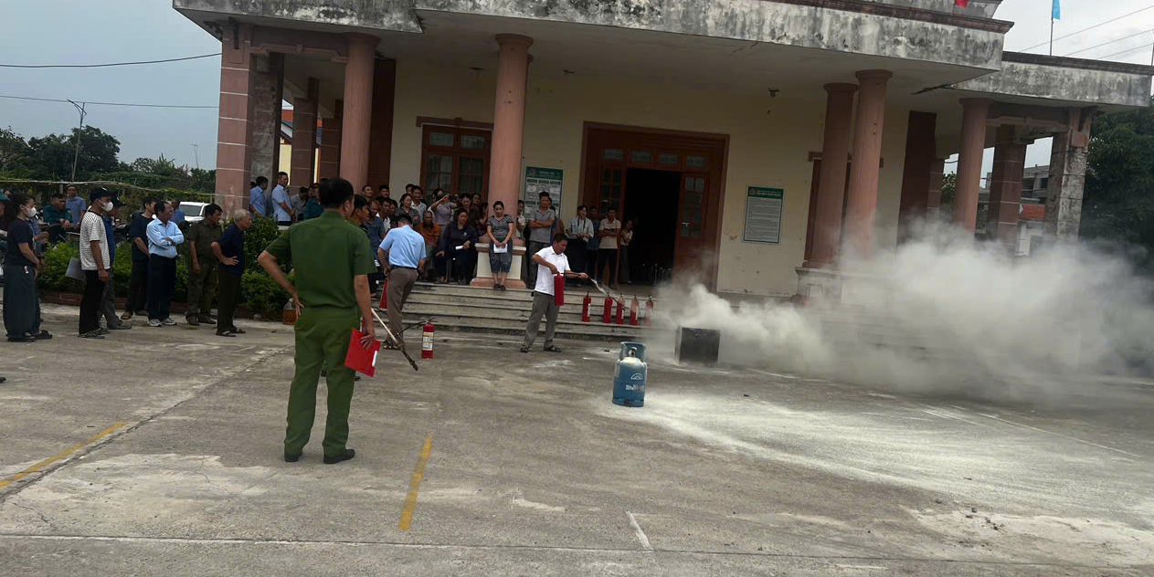 Công an xã Đoàn Đào, Tỉnh Hưng Yên phối hợp với Phòng cảnh sát phòng cháy, chữa cháy và cứu nạn, cứu hộ: Tổ chức tập huấn nghiệp vụ phòng cháy, chữa cháy và cứu nạn, cứu hộ năm 2026
