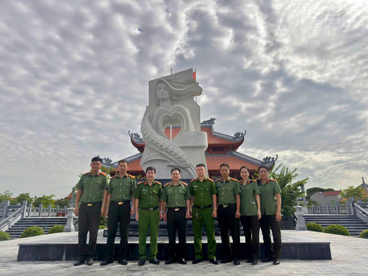 Công an phường Hồng Châu tổ chức các hoạt động thiết thực kỷ niệm 80 năm ngày truyền thống lực lượng An ninh nhân dân  (12/07/1946 – 12/07/2026)