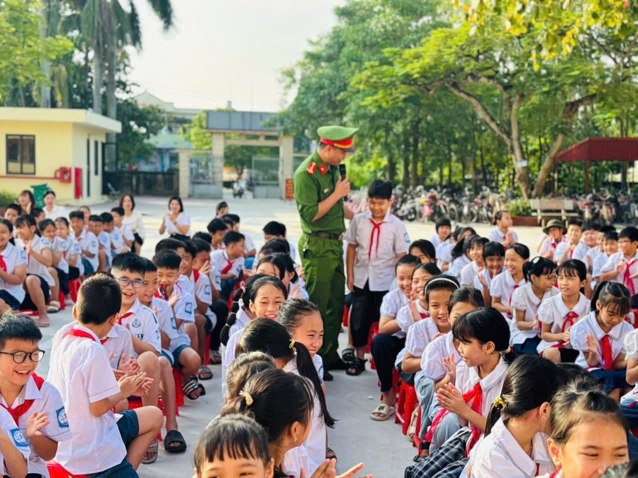 Công an phường Trần Lãm: Chủ động ngăn chặn, không để tôn giáo trái phép thâm nhập vào học đường