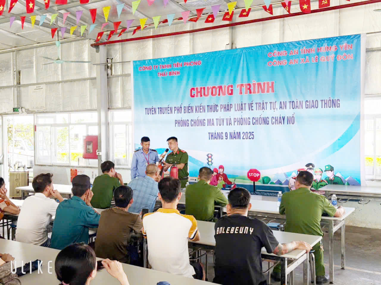Công an xã Lê Quý Đôn: Tổ chức tuyên truyền pháp luật về trật tự an toàn giao thông, phòng chống cháy nổ, phòng chống ma túy tại Công ty TNHH Tiên Phong Thái Bình