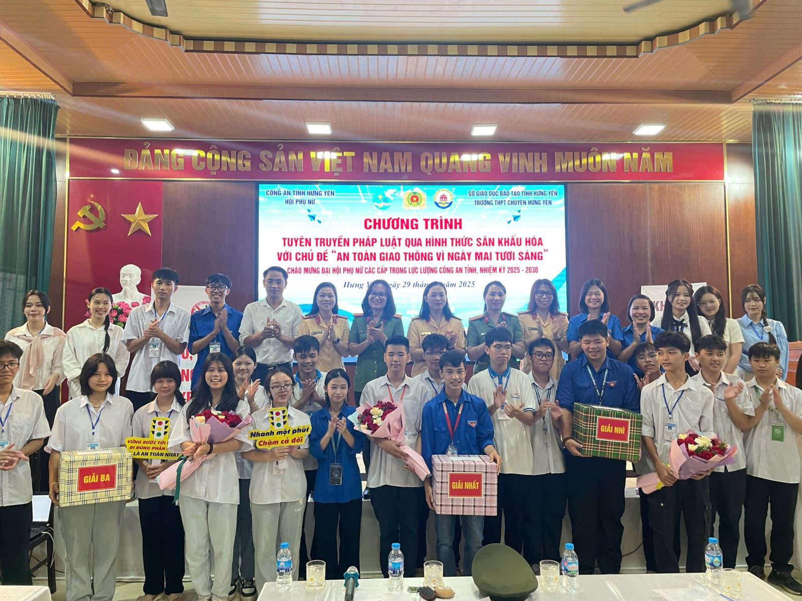 Hội Phụ nữ Công an tỉnh tăng cường tuyên truyền pháp luật An toàn giao thông