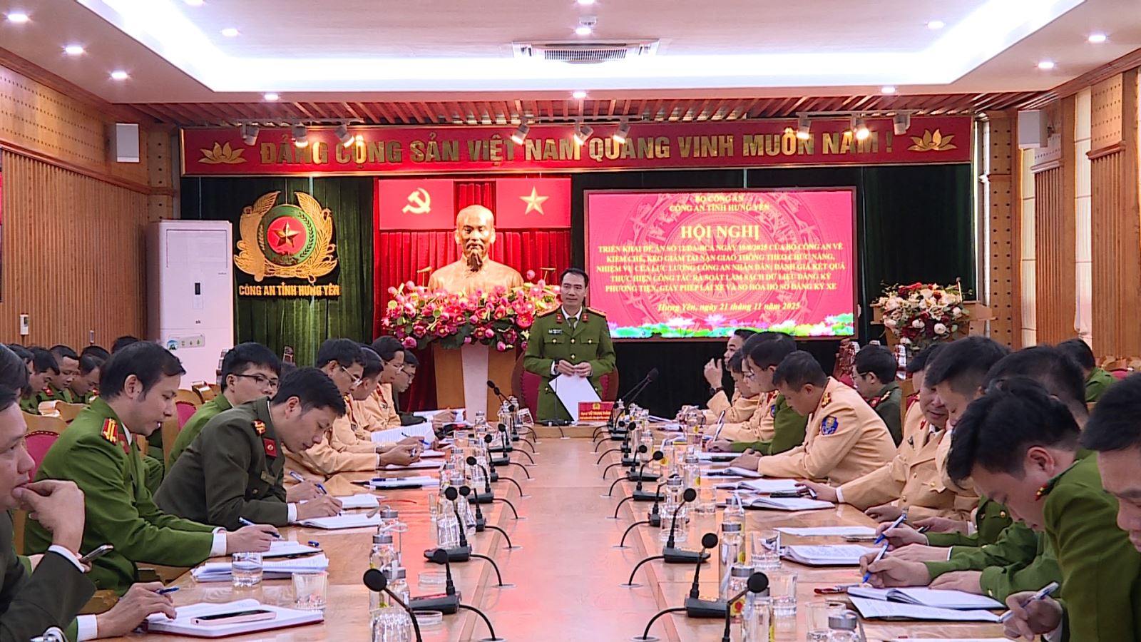 Triển khai Đề án số 12 của Bộ Công an về kiềm chế, kéo giảm tai nạn giao thông theo chức năng, nhiệm vụ của lực lượng Công an nhân dân