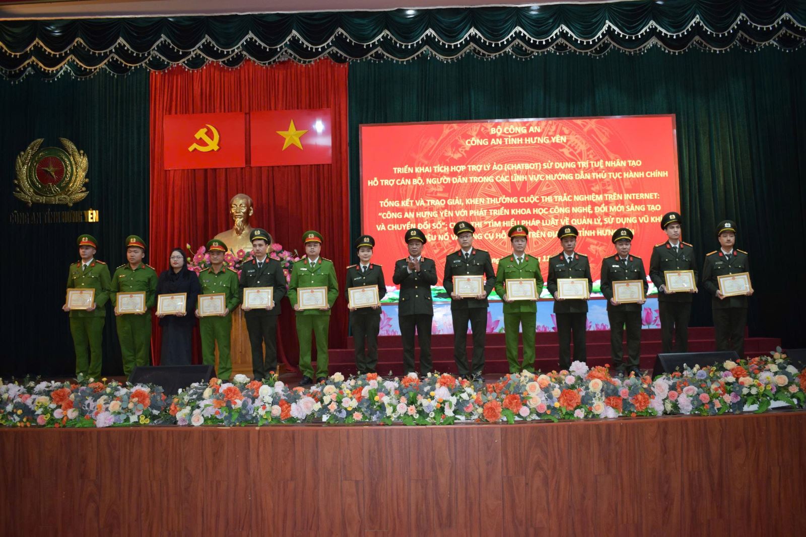 Công an tỉnh Hưng Yên tổ chức tổng kết và trao giải, khen thưởng 02 Cuộc thi trắc nghiệm trực tuyến