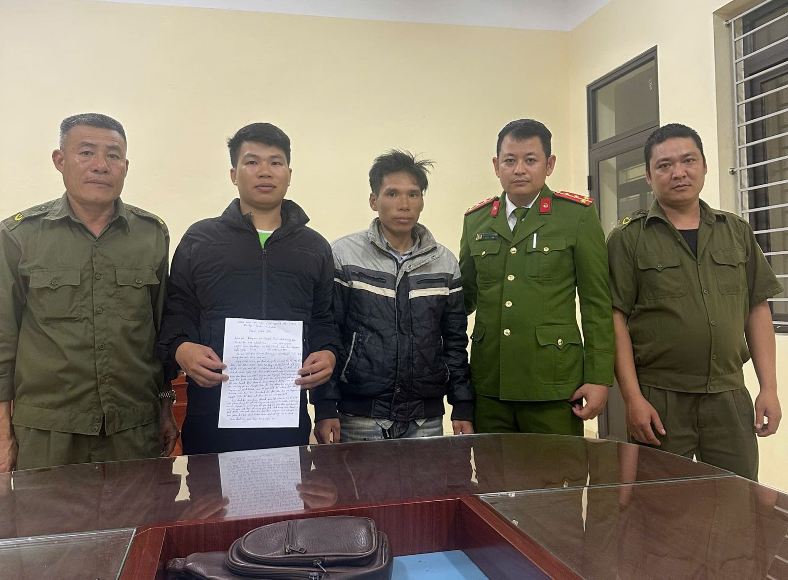 Công an xã Nguyễn Trãi giúp đỡ công dân đi lạc trở về với gia đình