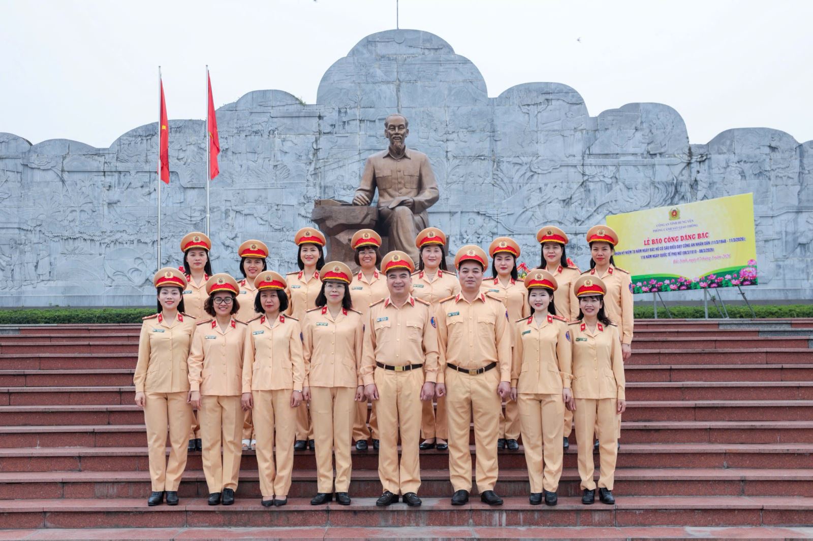 Hội Phụ nữ Phòng Cảnh sát giao thông tổ chức chương trình về nguồn “Tự hào phụ nữ Công an – Khắc ghi lời dạy của Bác”