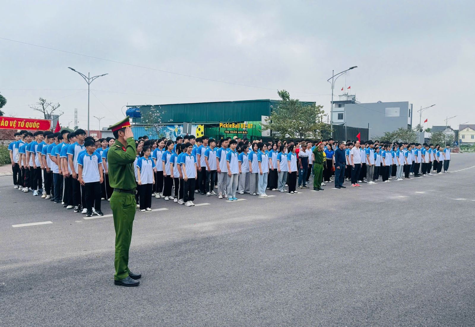 Công an xã Phụ Dực tổ chức chương trình “Ngày chạy Olympic 2026 - Vì sức khỏe toàn dân - Vì an ninh Tổ quốc”. 