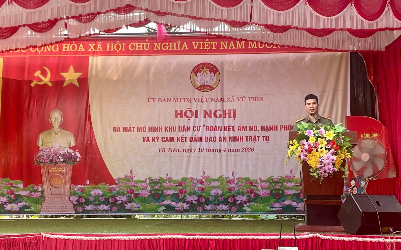 Phòng Tham mưu, Công an tỉnh Hưng Yên tuyên truyền, phổ biến pháp luật tại xã Vũ Tiên