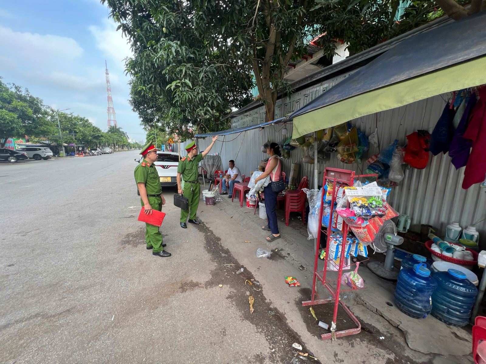 Tăng cường bảo đảm trật tự đô thị, xây dựng nếp sống văn minh trên địa bàn phường Sơn Nam