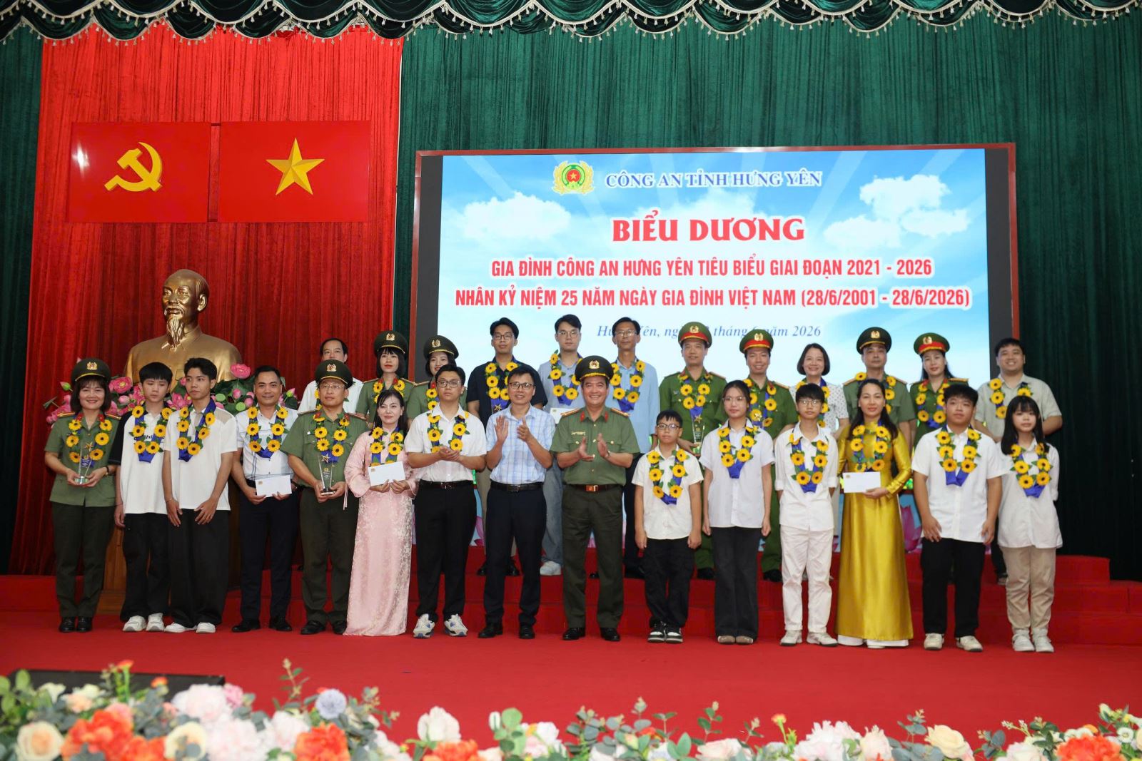 Công an tỉnh Hưng Yên: Chăm lo công tác gia đình - vun đắp hạnh phúc, ươm mầm tương lai 