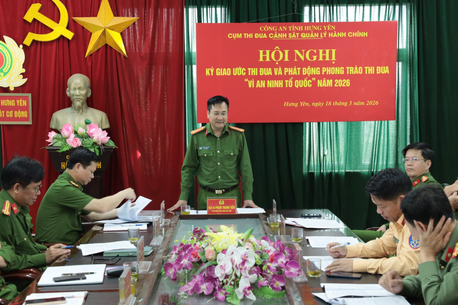 Tổ chức lễ ký kết giao ước thi đua trong cụm cảnh sát quản lý hành chính của Công an tỉnh