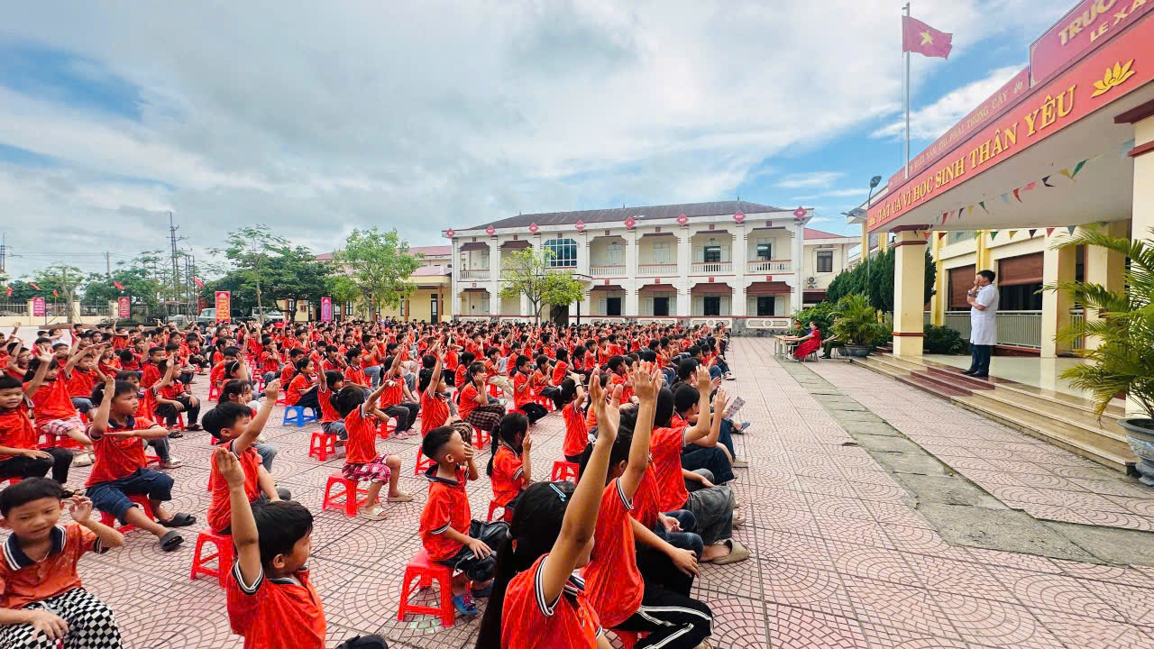 CÔNG AN XÃ TIÊN HOA PHỐI HỢP TUYÊN TRUYỀN KỸ NĂNG PHÒNG, CHỐNG ĐUỐI NƯỚC VÀ LUẬT TRẬT TỰ, AN TOÀN GIAO THÔNG NĂM 2026