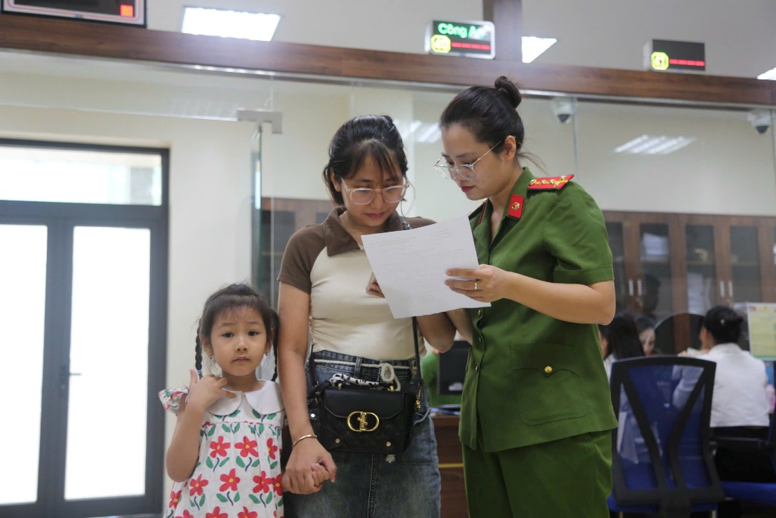 Phòng Cảnh sát Quản lý hành chính về trật tự xã hội Công an tỉnh Hưng Yên tiếp tục đổi mới, tạo đột phá trong kỷ nguyên số