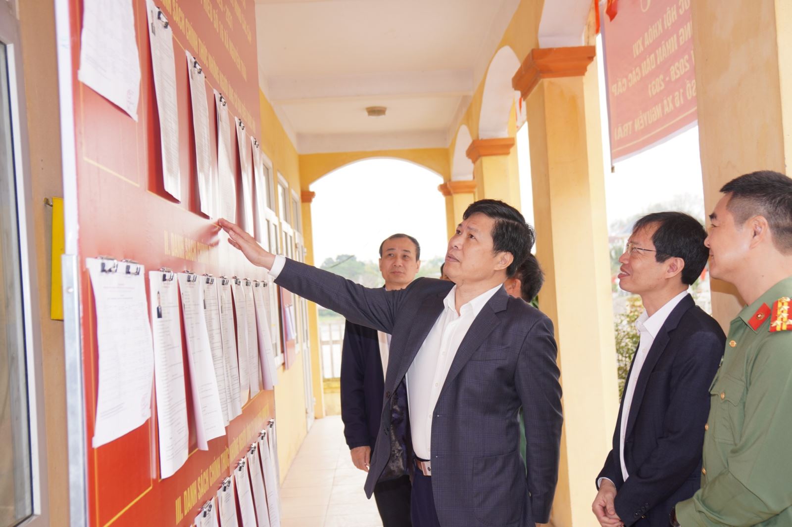 ĐOÀN LÀM VIỆC CỦA ĐỒNG CHÍ PHÓ BÍ THƯ THƯỜNG TRỰC TỈNH ỦY KIỂM TRA CÔNG TÁC CHUẨN BỊ BẦU CỬ TẠI XÃ NGUYỄN TRÃI