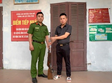 Công an xã Yên Phú, huyện Yên Mỹ: Tăng cường tuyên truyền, vận động người dân giao nộp vũ khí, vật liệu nổ, công cụ hỗ trợ và pháo